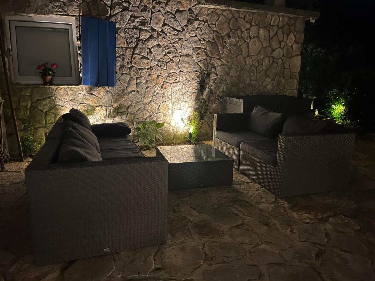 Blue Penguin Apartment Pinezići Exterior foto
